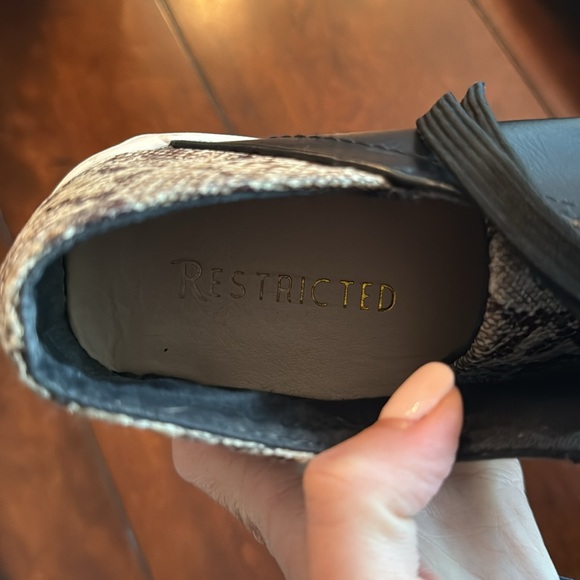 Snakeskin sneakers - Picture 3 of 4